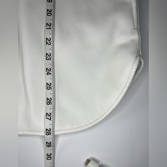 Lauriebelles Chelsea DeBoer by Lily & Lottie 
Creed Faux Leather Shacket - Picture 9 of 11